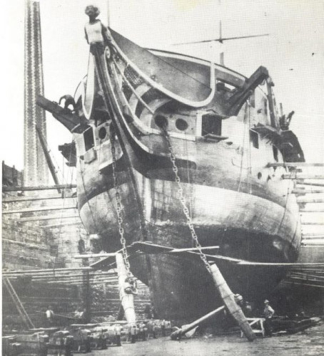Редкая антикварная трость, сделанная из материалов боевого фрегата HMS Foudroyant - флагманского корабля адмирала Нельсона