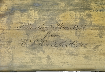 Маркировка «Horatio Nelson R.N. from E.L.H. & T.M.H. 1803»